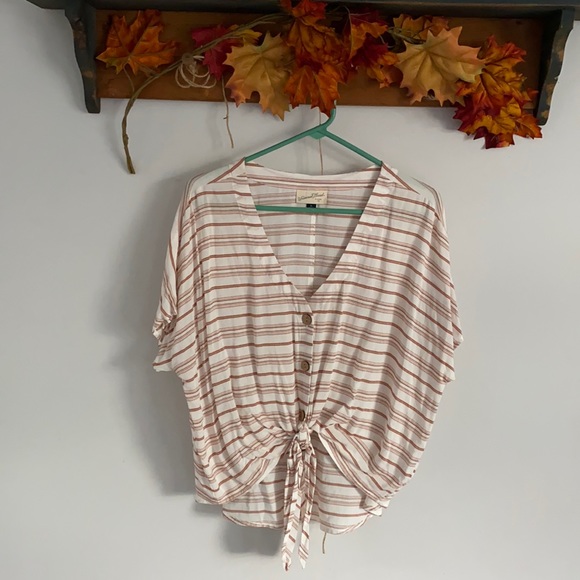 Universal Thread Tops - Universal thread button up top